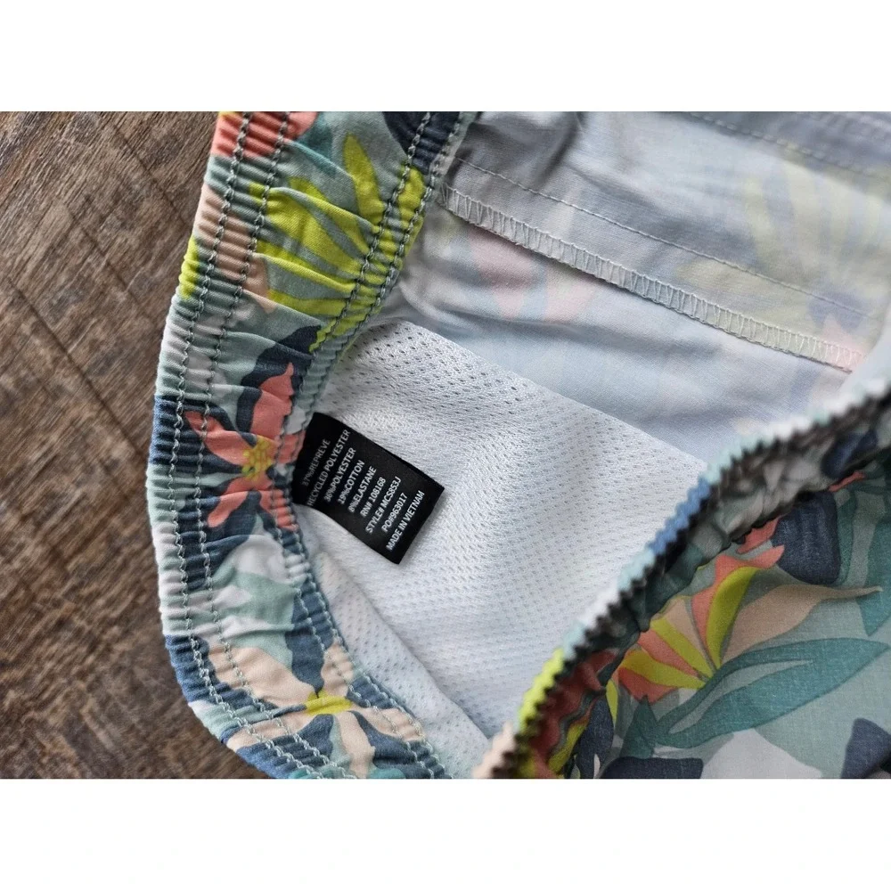 Blue Crown swim shorts NWT mens size small floral print